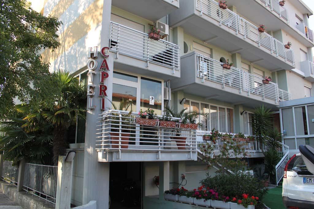 Capri 3*